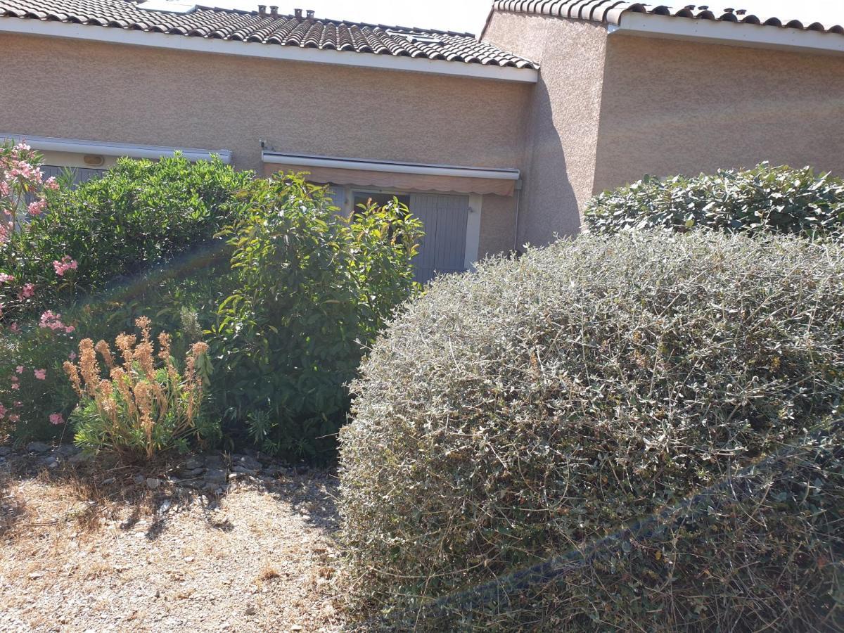 Maison Climatisee Avec Piscine Chauffee كالفيسون المظهر الخارجي الصورة
